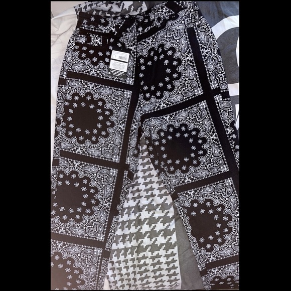 NEW Missguided -NEVER WORN‼️ Denim Wrath Split Hem Bandana Print Jeans US SIZE 4 - Picture 3 of 8
